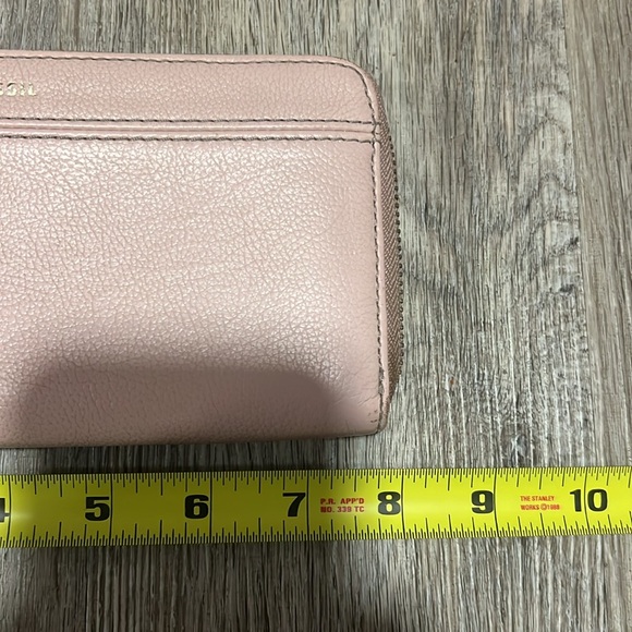 Fossil Pink Leather Zip-Around Wallet - Picture 10 of 11